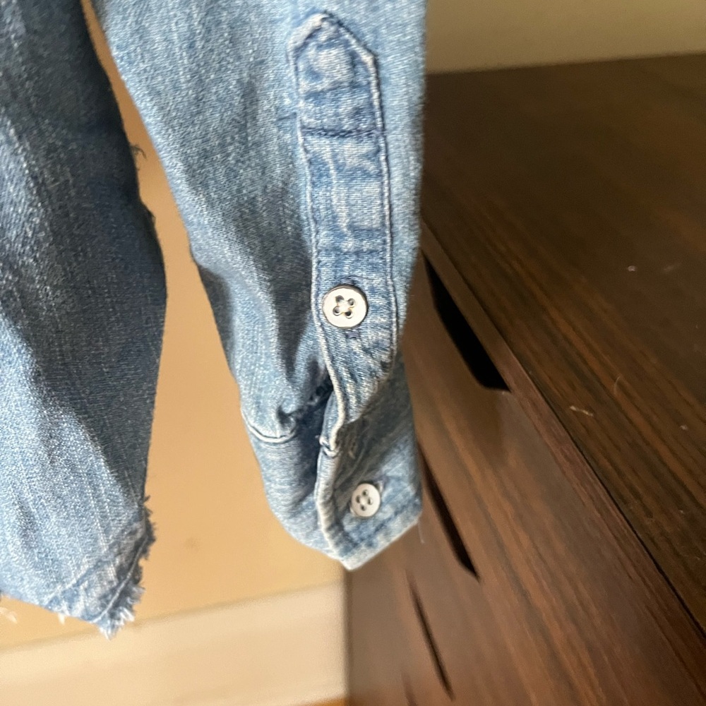 Universal Thread Chambray Top - Picture 5 of 8